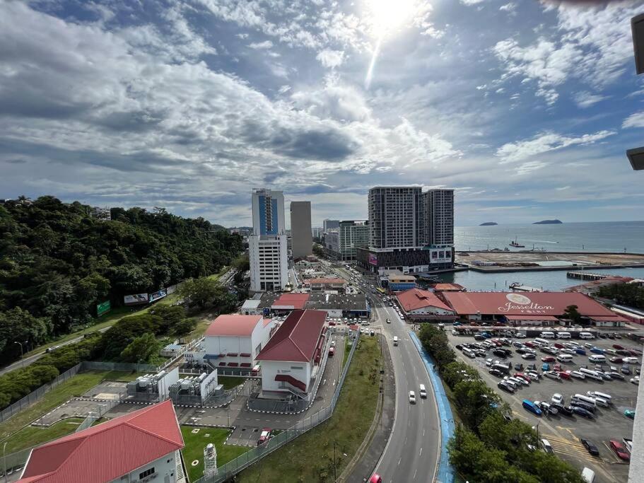 Jesselton Quay Kota Kinabalu 1 Apartment Bagian luar foto